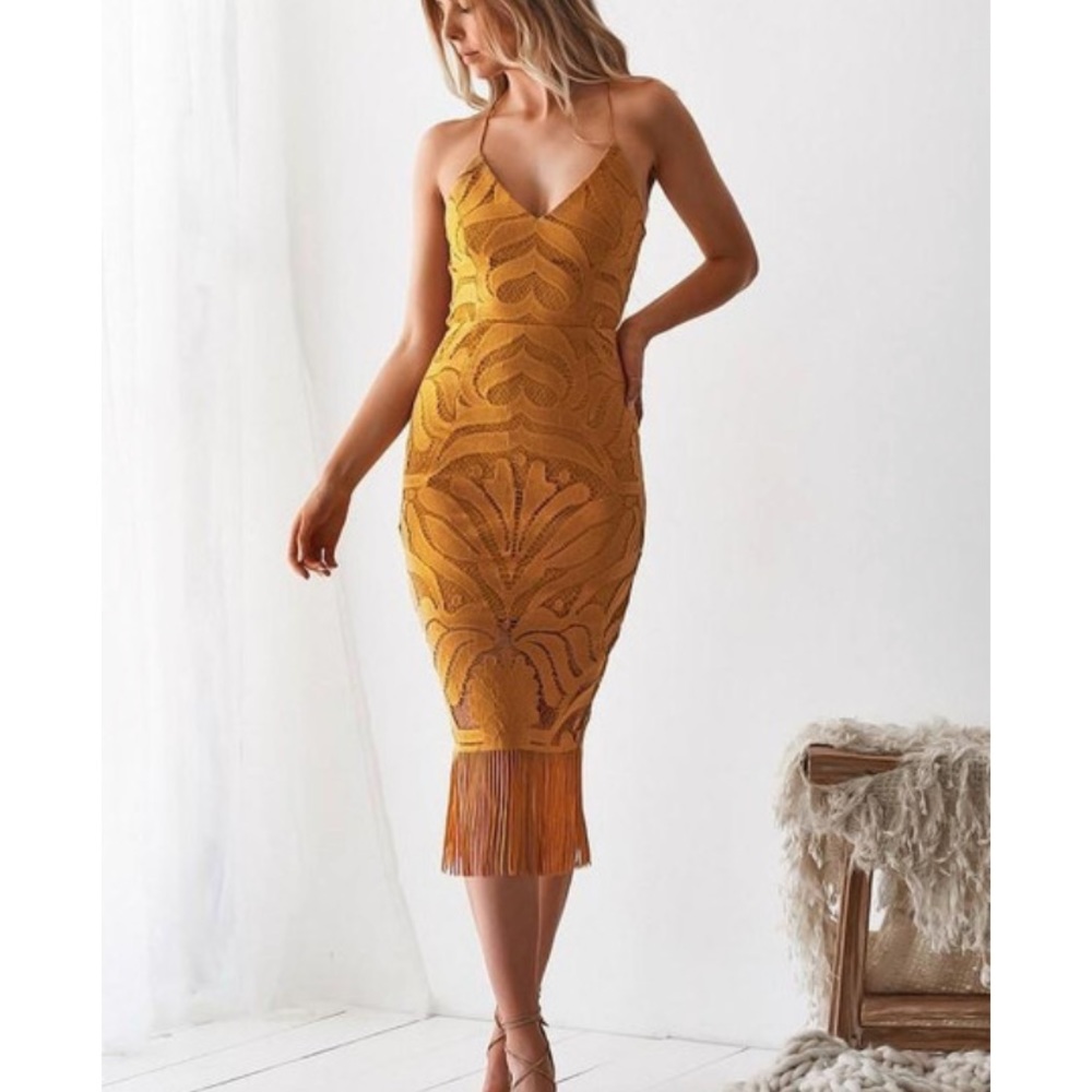 Lady black tie khaleesi yellow dress size 6